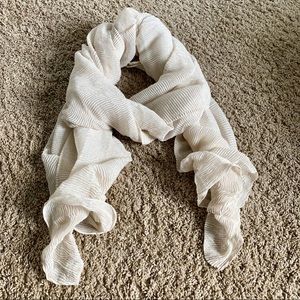 Cream Sheer Sparkly Scarf 🧣